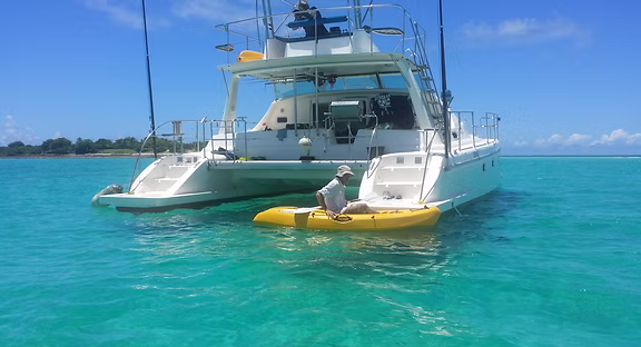 Maxim 400 Fly Bridge Power Catamaran